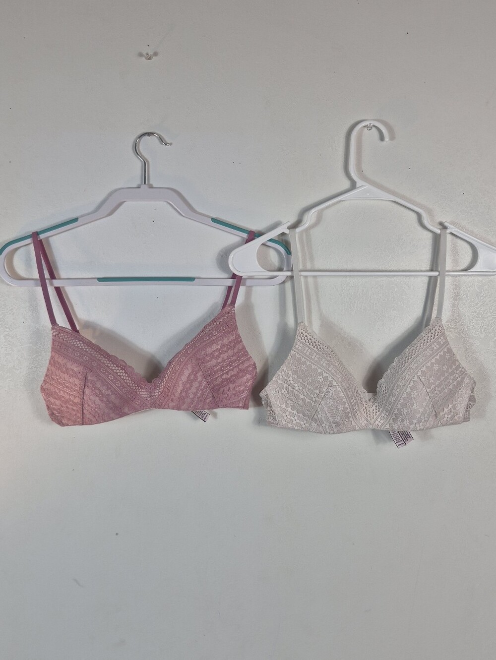 Victoria's Secret No Wire Lace Bra Bundle 34B